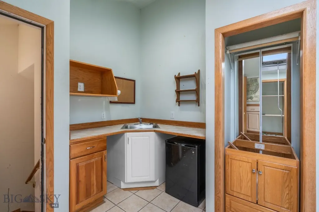 6385 Mount Highway 41 Whitehall MT 59759