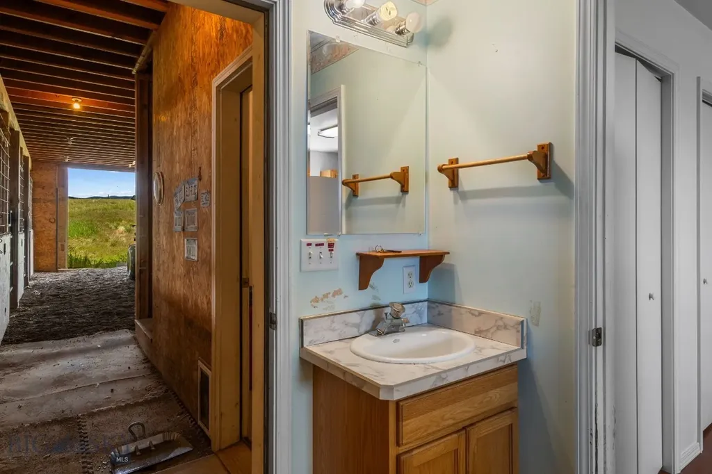 6385 Mount Highway 41 Whitehall MT 59759
