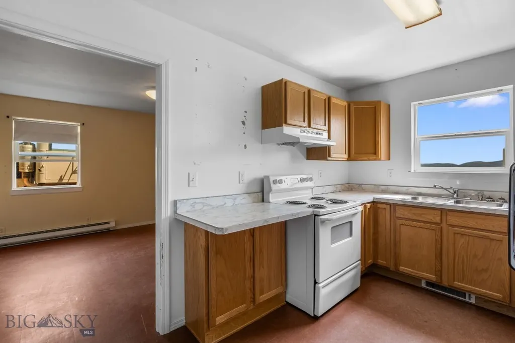 6385 Mount Highway 41 Whitehall MT 59759