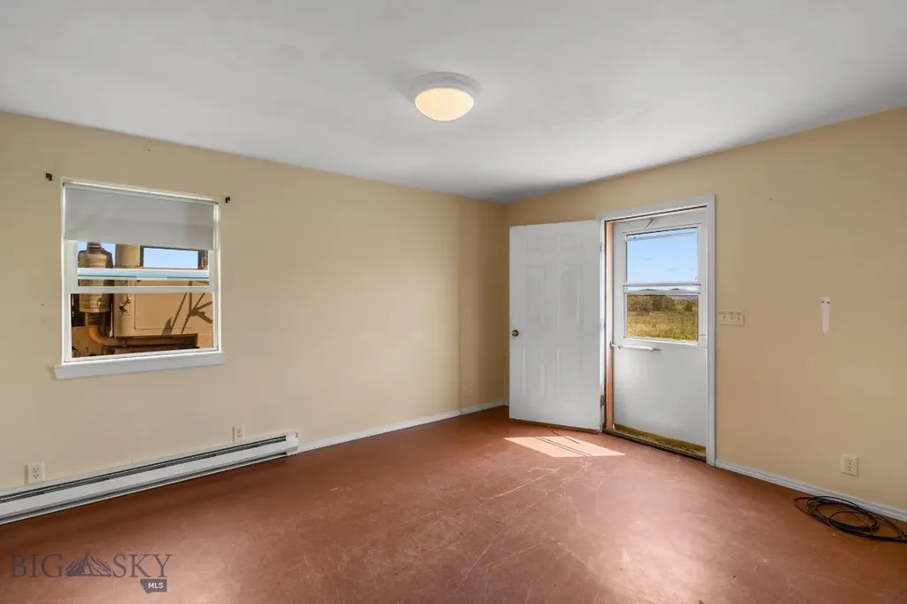 6385 Mount Highway 41 Whitehall MT 59759