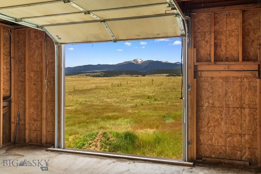 6385 Mount Highway 41 Whitehall MT 59759