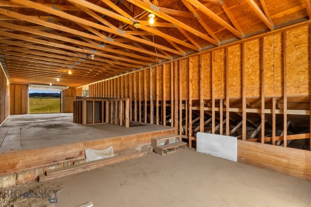 6385 Mount Highway 41 Whitehall MT 59759
