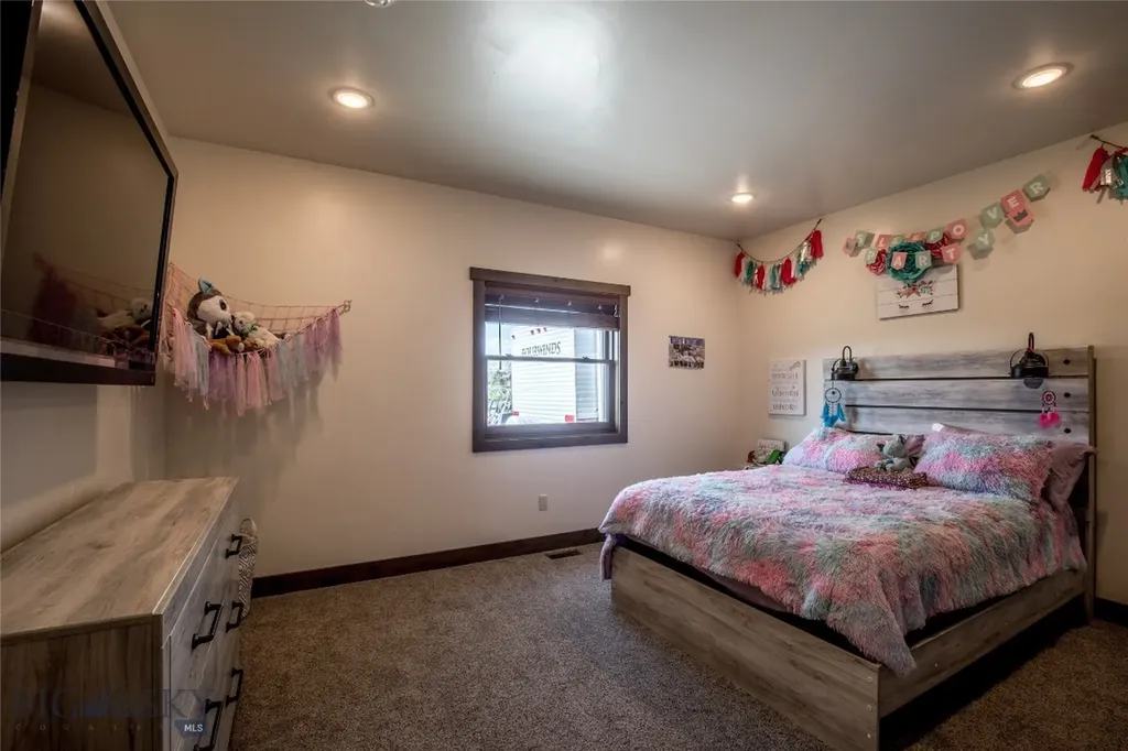 8 Sunset Court Ennis MT 59729