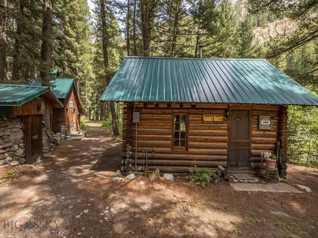 64370 Gallatin Road Gallatin Gateway MT 59730