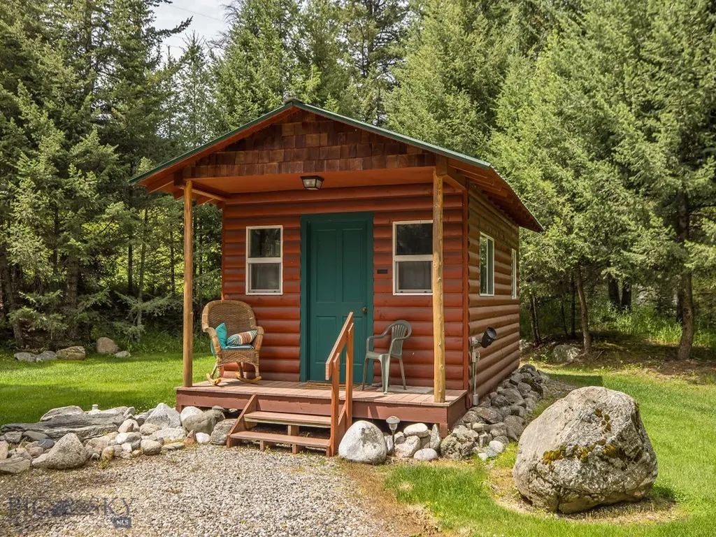 64370 Gallatin Road Gallatin Gateway MT 59730