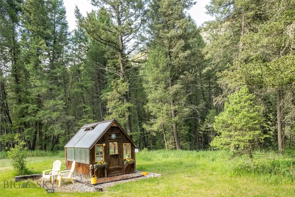64370 Gallatin Road Gallatin Gateway MT 59730
