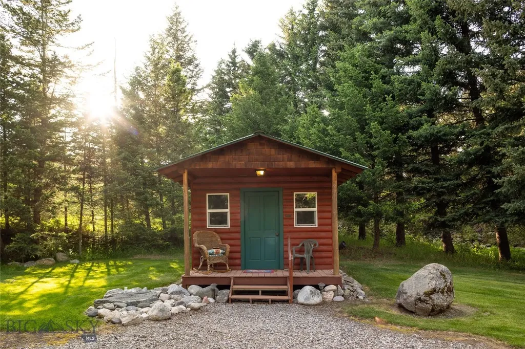 64370 Gallatin Road Gallatin Gateway MT 59730