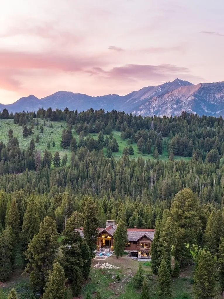 164 Settlers Loop Big Sky MT 59716