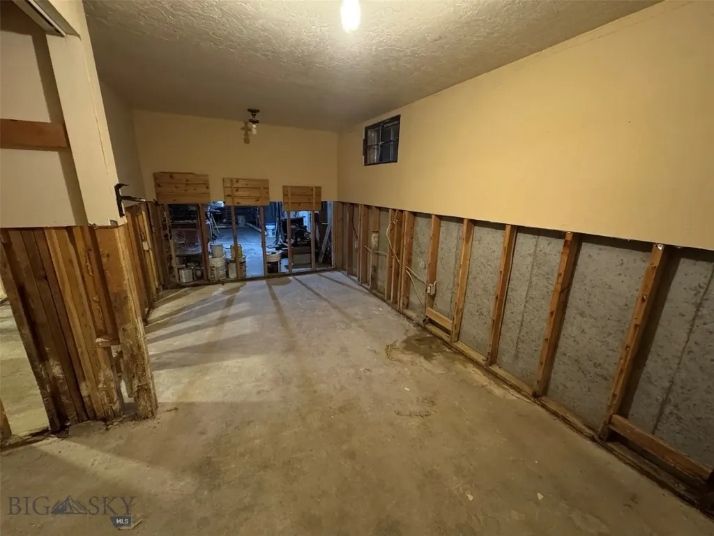 13505 Turah Road Clinton MT 59825