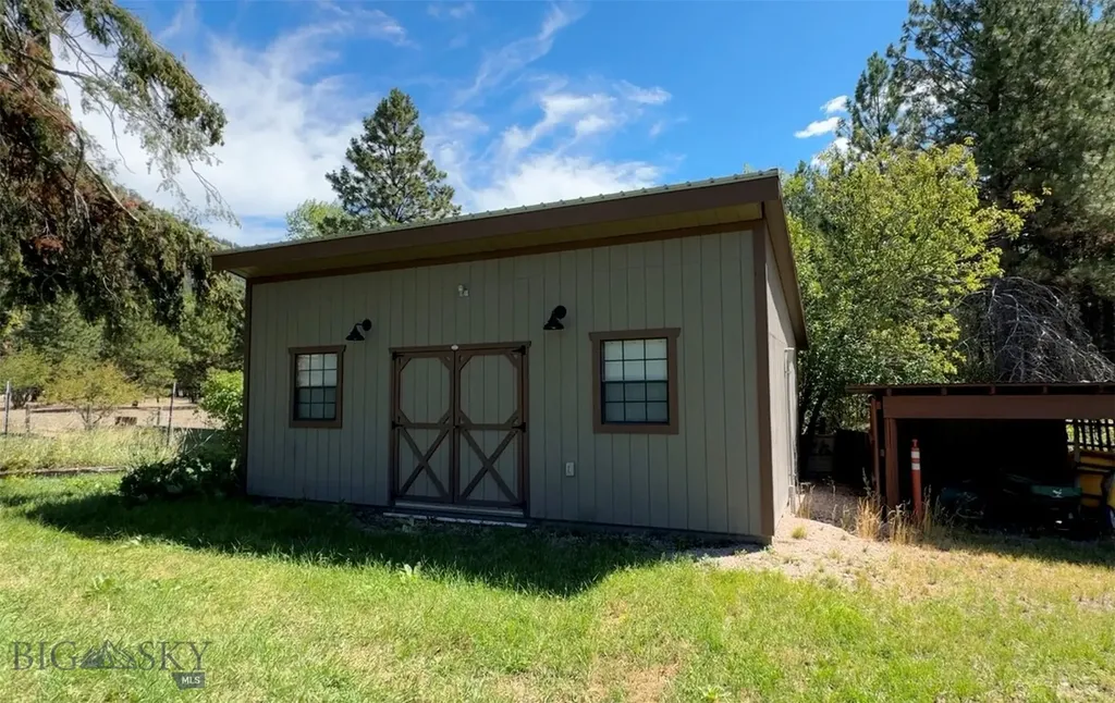 13505 Turah Road Clinton MT 59825