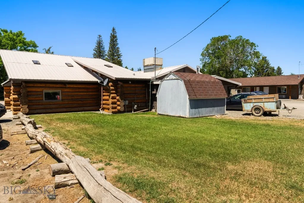323 & 325 S Main Street Twin Bridges MT 59754