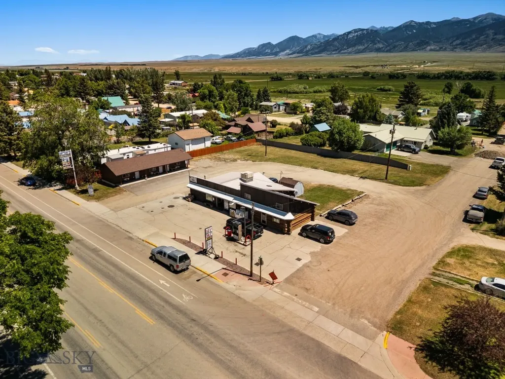 323 & 325 S Main Street Twin Bridges MT 59754