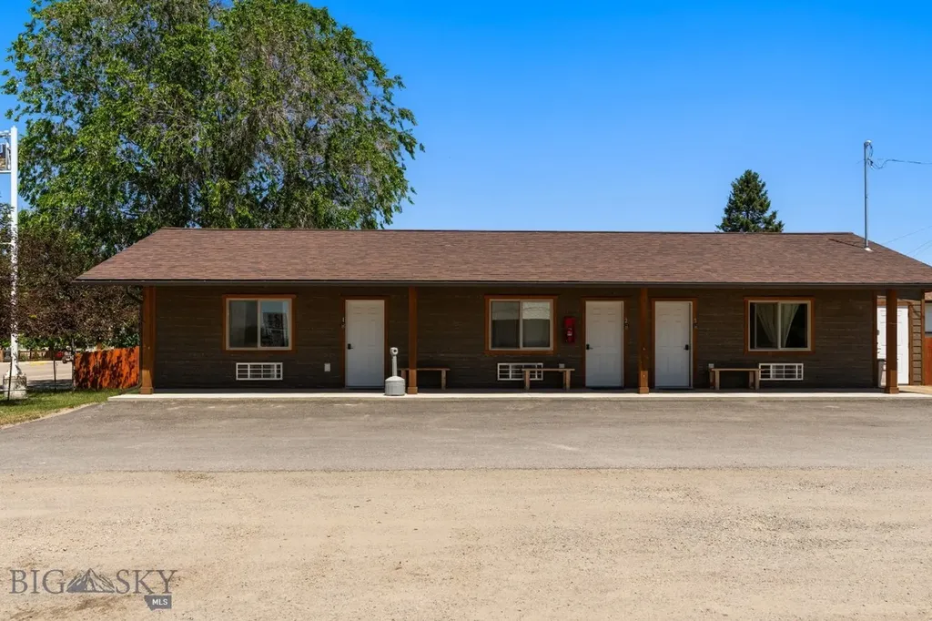 323 & 325 S Main Street Twin Bridges MT 59754