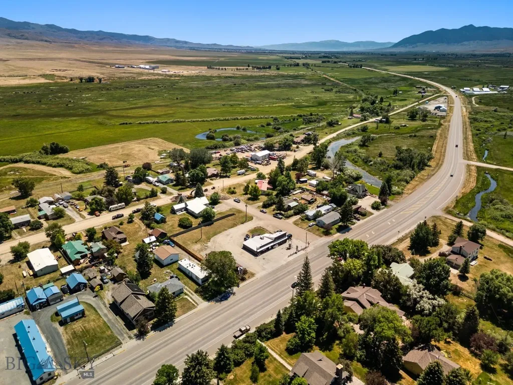 323 & 325 S Main Street Twin Bridges MT 59754