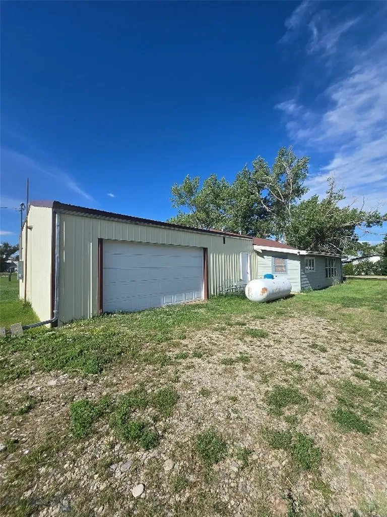 313 S Teigen Avenue Winnett MT 59087