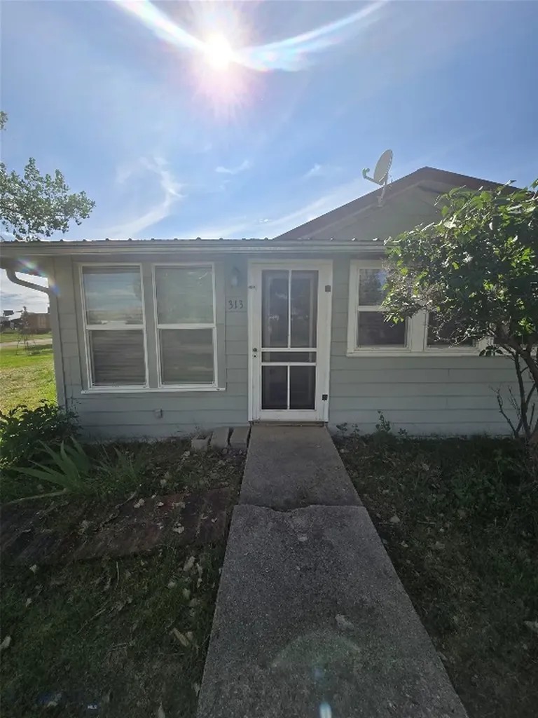 313 S Teigen Avenue Winnett MT 59087