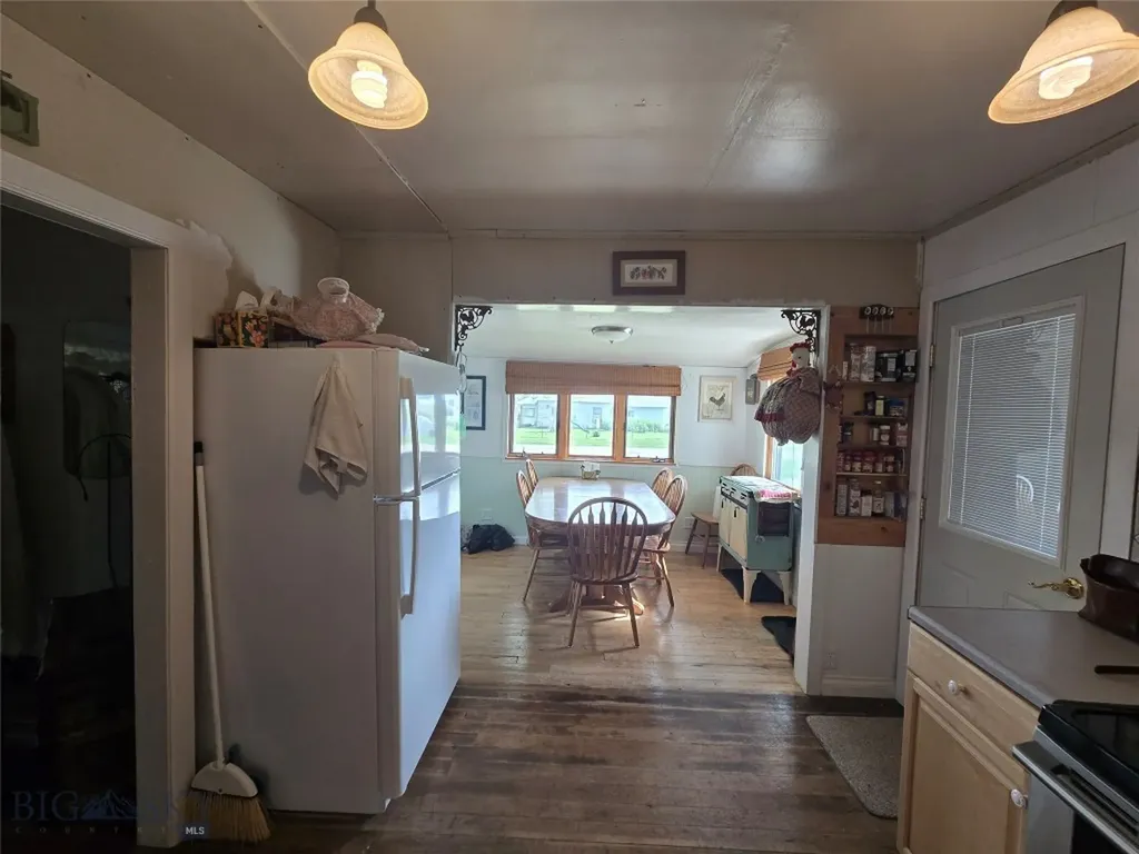 313 S Teigen Avenue Winnett MT 59087