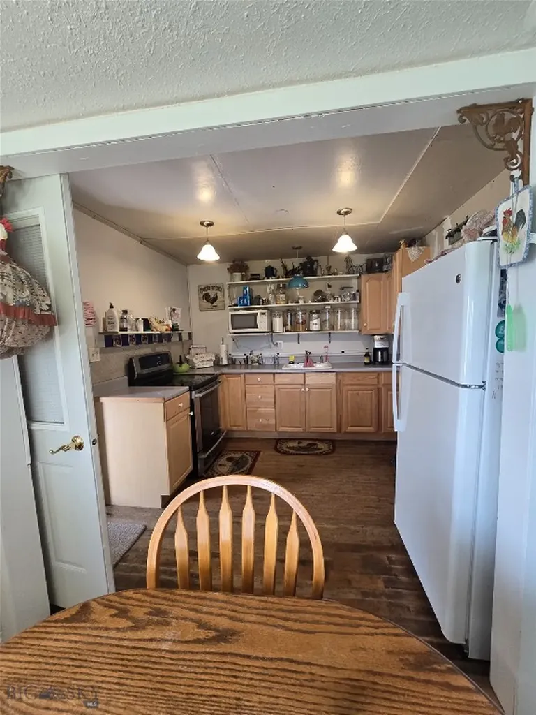 313 S Teigen Avenue Winnett MT 59087
