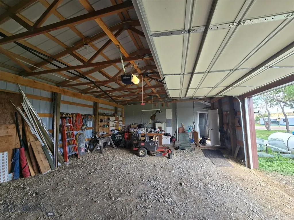 313 S Teigen Avenue Winnett MT 59087