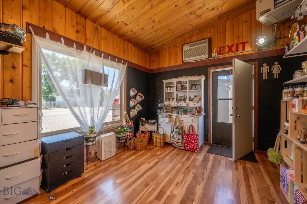 1014 W Park Street Livingston MT 59047