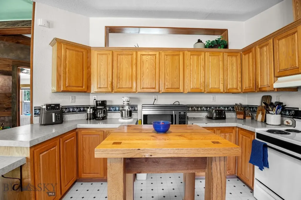 3400 Magenta Road Bozeman MT 59718