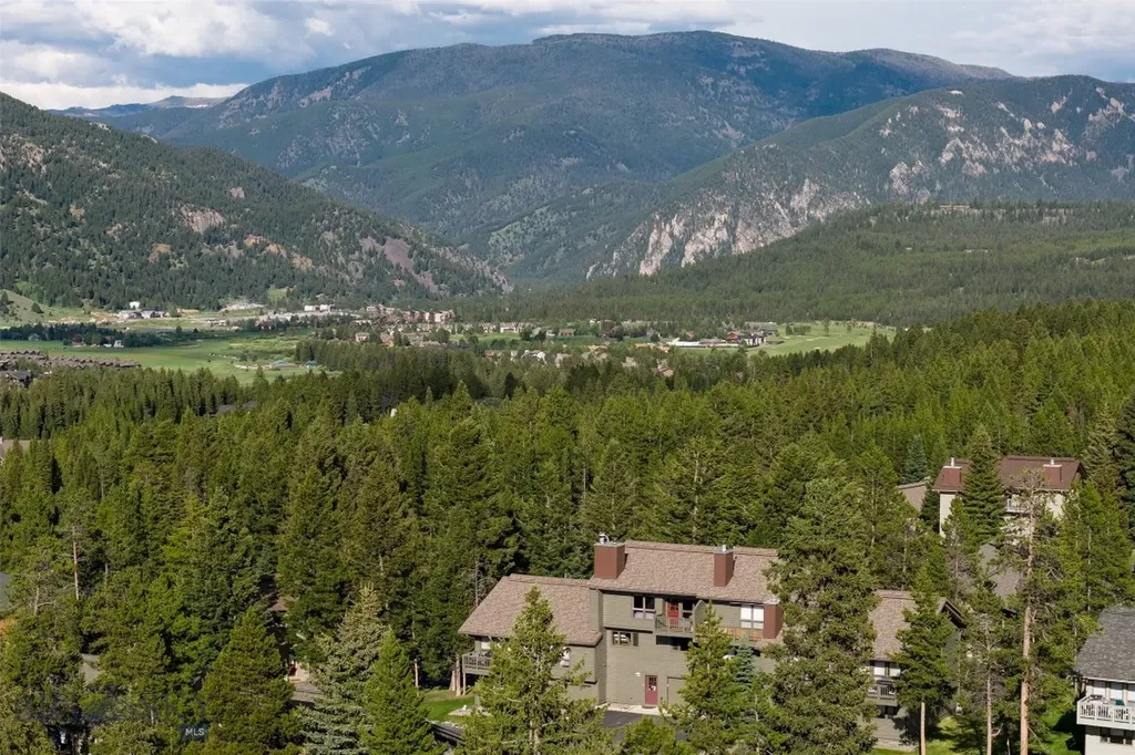 32 Rose Hip Circle Big Sky MT 59716