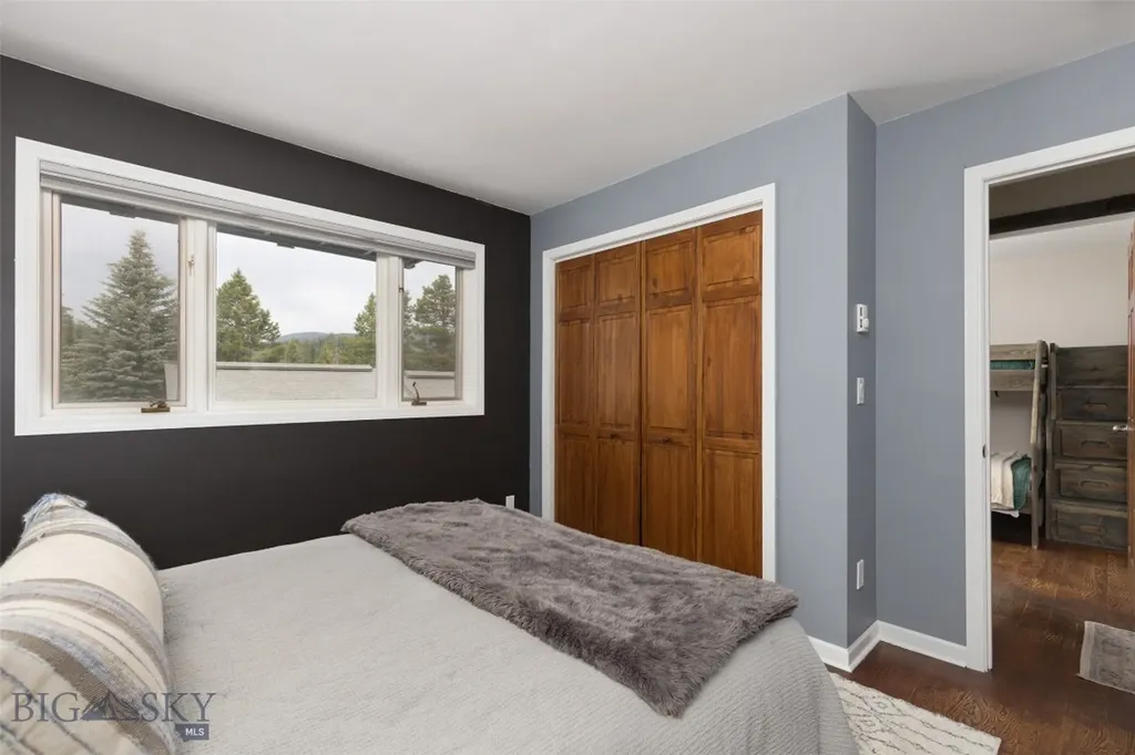 32 Rose Hip Circle Big Sky MT 59716