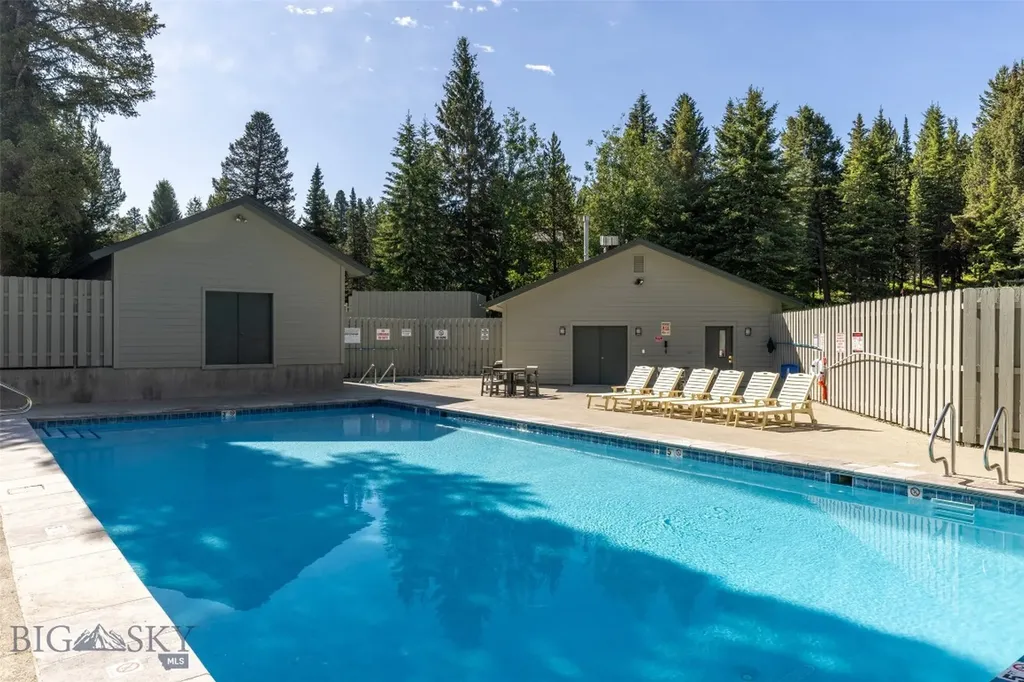 32 Rose Hip Circle Big Sky MT 59716