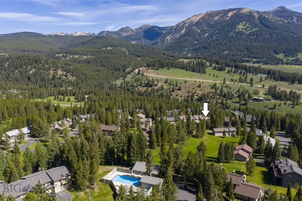 32 Rose Hip Circle Big Sky MT 59716