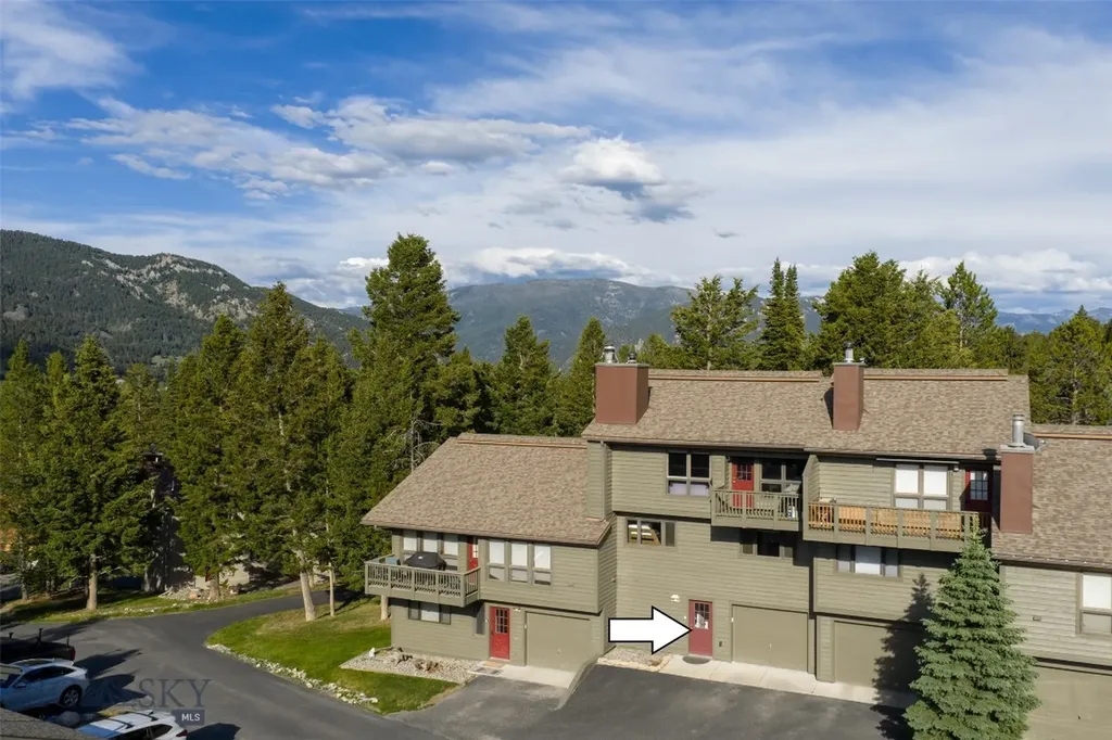 32 Rose Hip Circle Big Sky MT 59716