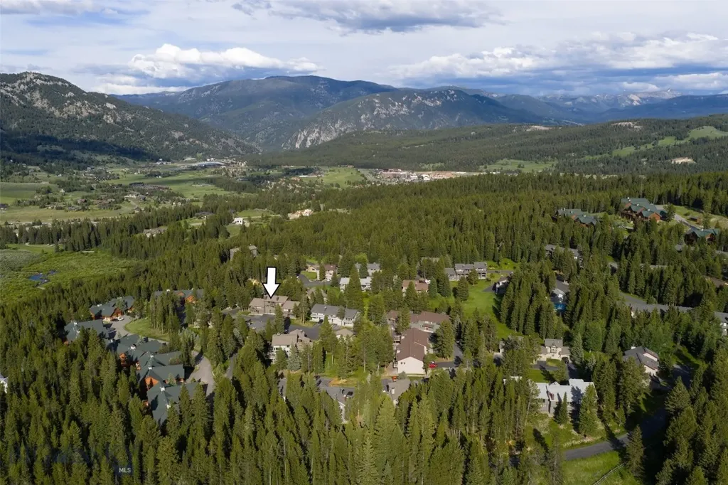 32 Rose Hip Circle Big Sky MT 59716
