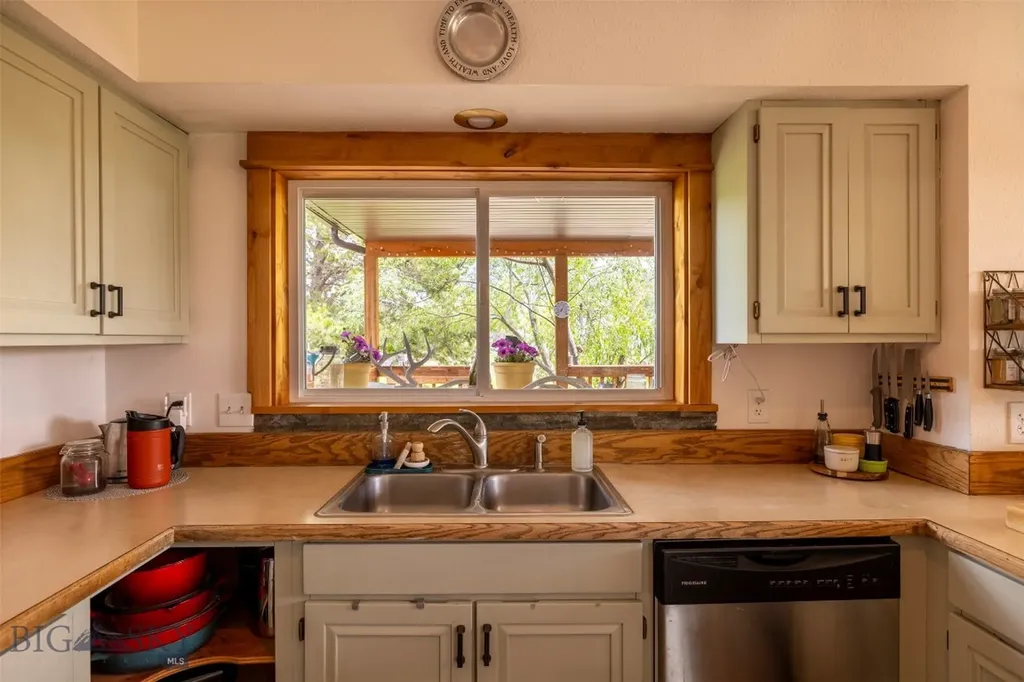 3550 Yellowbell Road Bozeman MT 59715