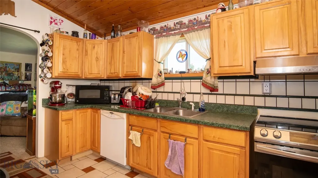 65 Indian Rings Road Big Timber MT 59011