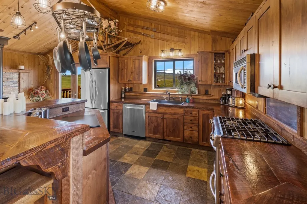 26 Dalesview Three Forks MT 59752