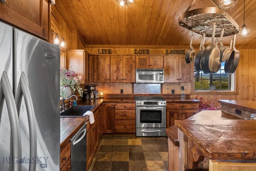 26 Dalesview Three Forks MT 59752