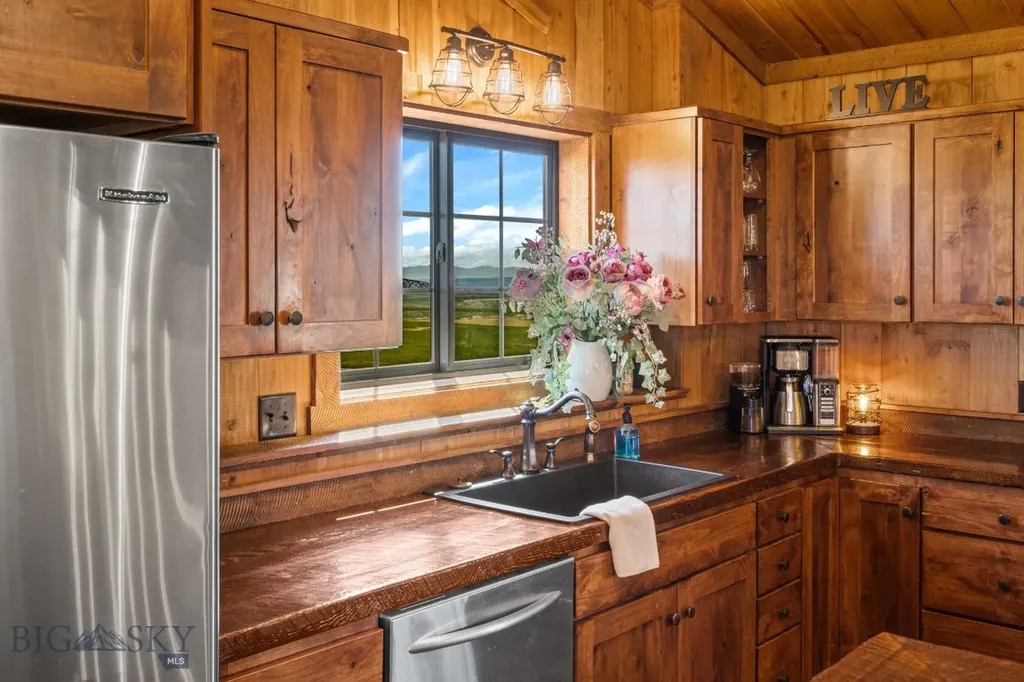 26 Dalesview Three Forks MT 59752