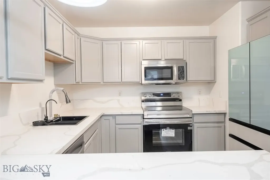 1010 Cruiser Lane Belgrade MT 59714