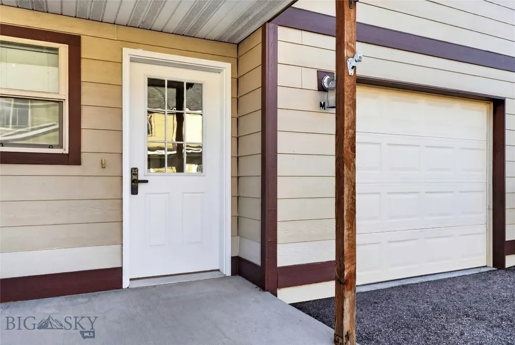 1010 Cruiser Lane Belgrade MT 59714