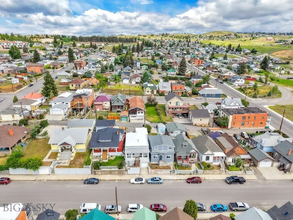 925 W Woolman Butte MT 59701
