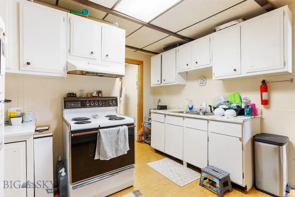 925 W Woolman Butte MT 59701