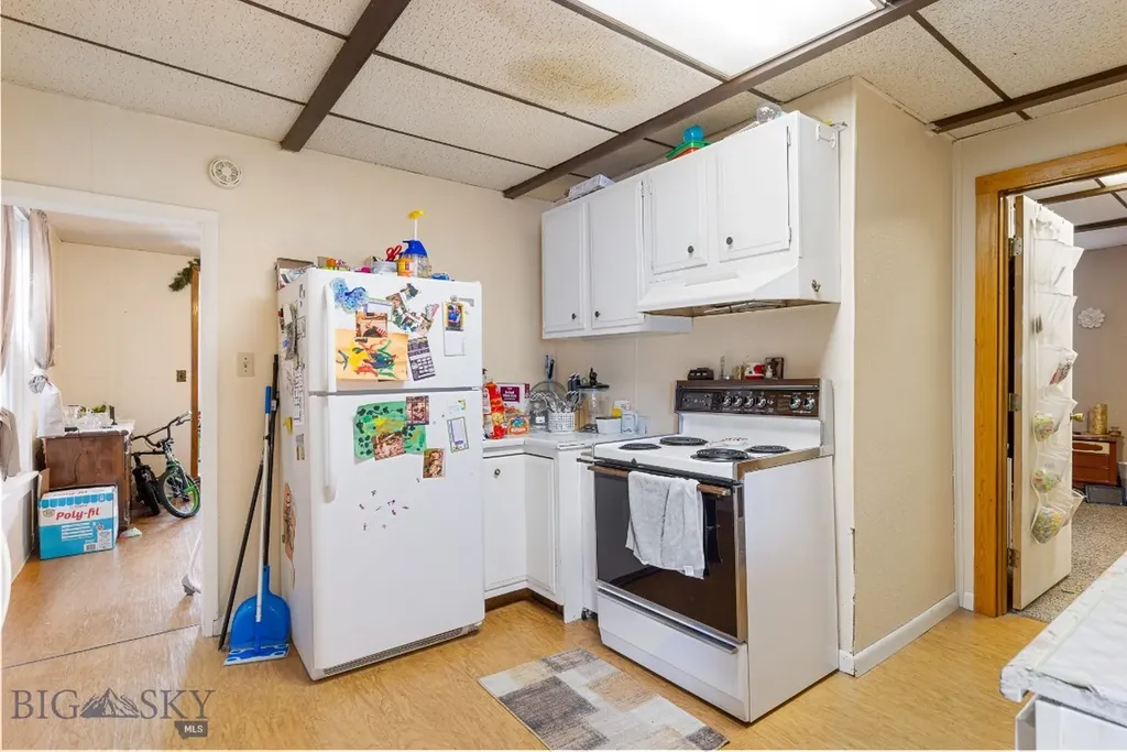 925 W Woolman Butte MT 59701