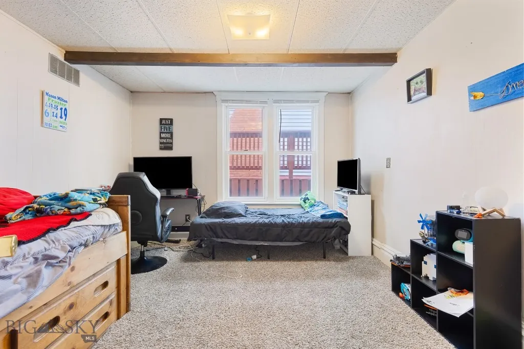 925 W Woolman Butte MT 59701