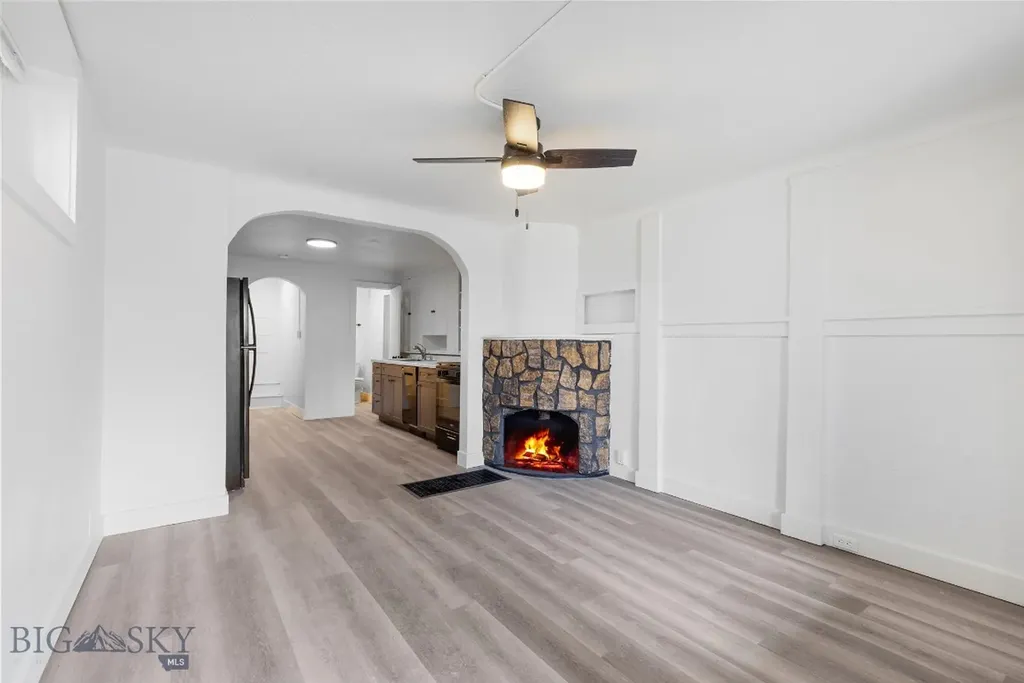 925 W Woolman Butte MT 59701