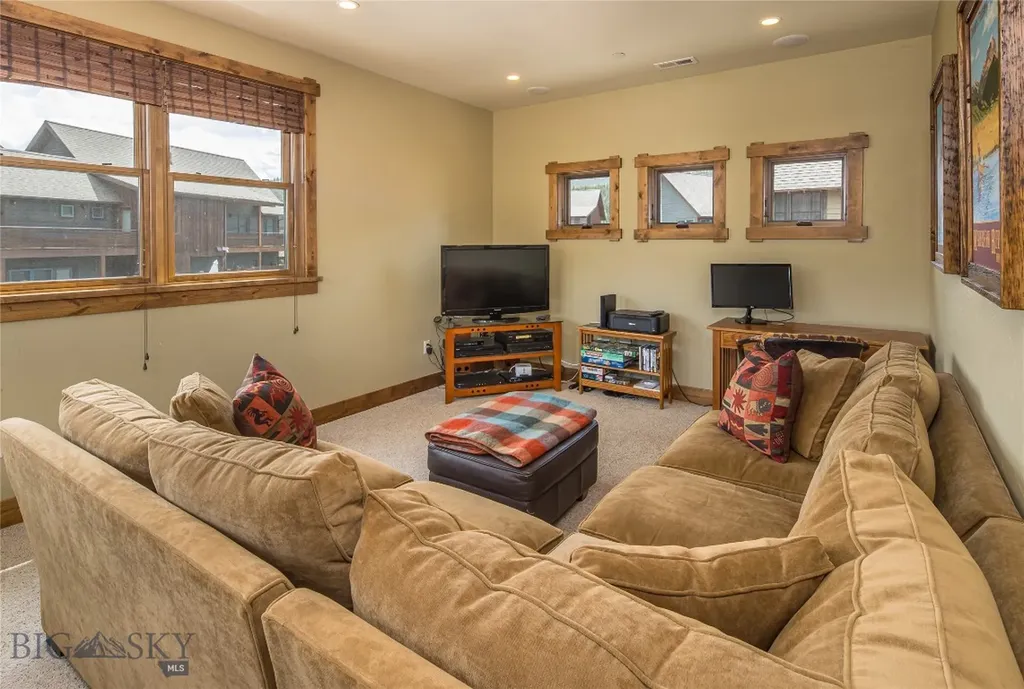 151 Pheasant Tail Big Sky MT 59716