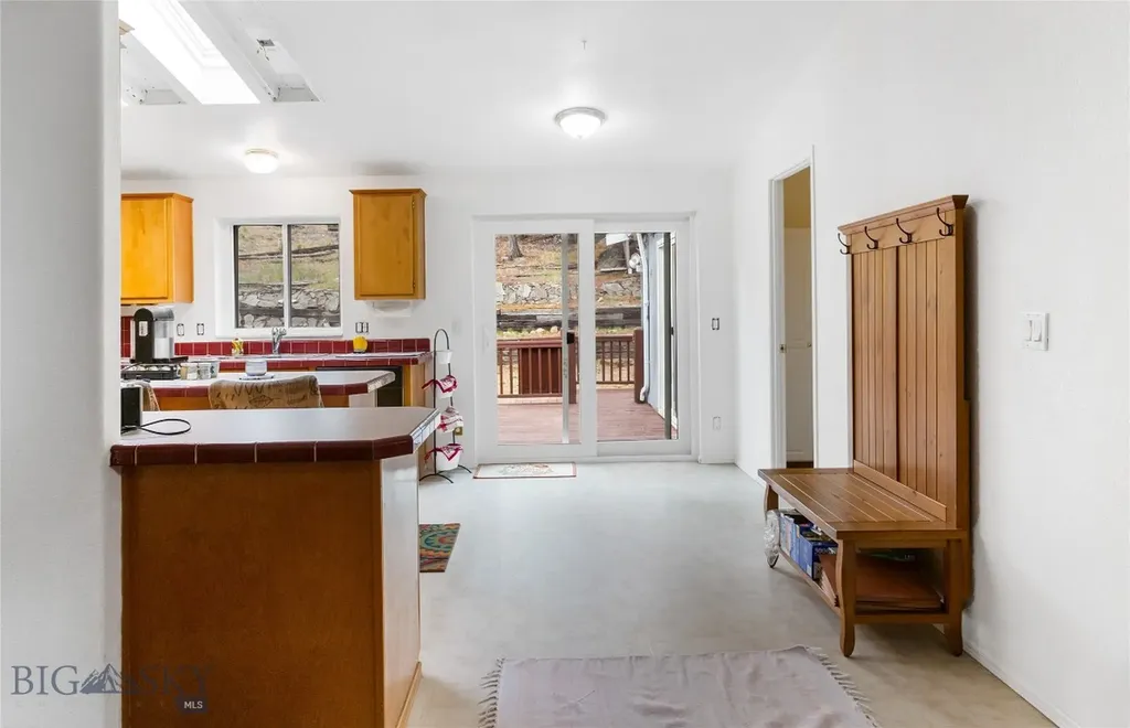 16 Friendspring Whitehall MT 59759