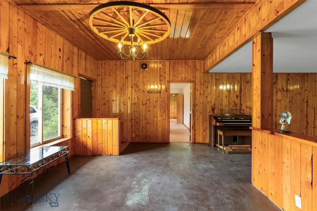 16 Friendspring Whitehall MT 59759