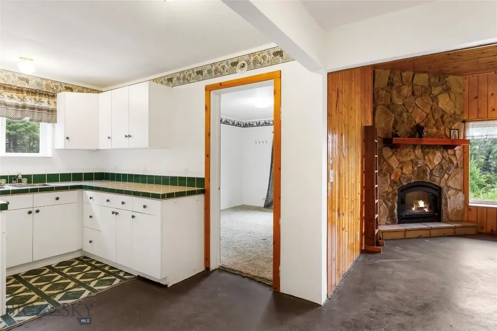 16 Friendspring Whitehall MT 59759