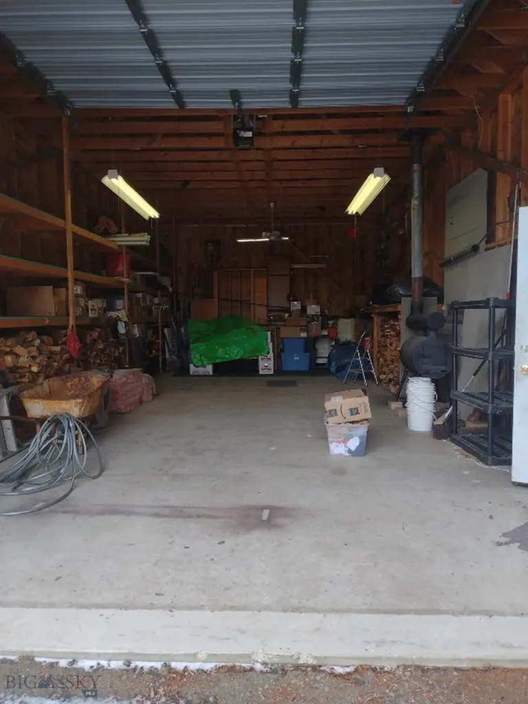 16 Friendspring Whitehall MT 59759