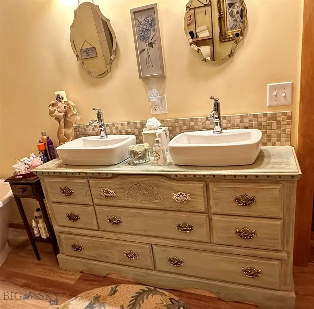 172 Hayfield Loop Ennis MT 59729
