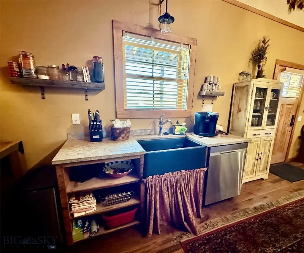 172 Hayfield Loop Ennis MT 59729
